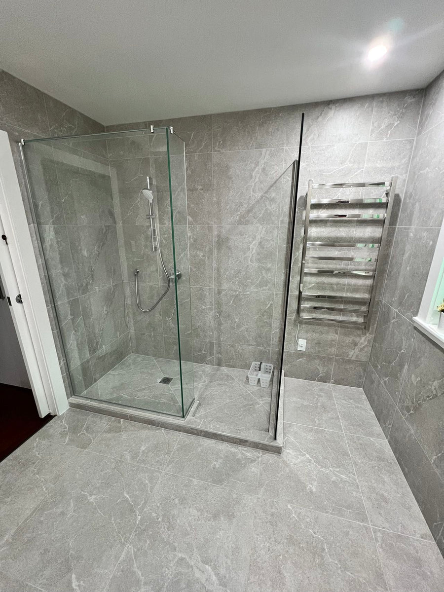 Walk in shower unit 13001500mm with installation Midea Homes